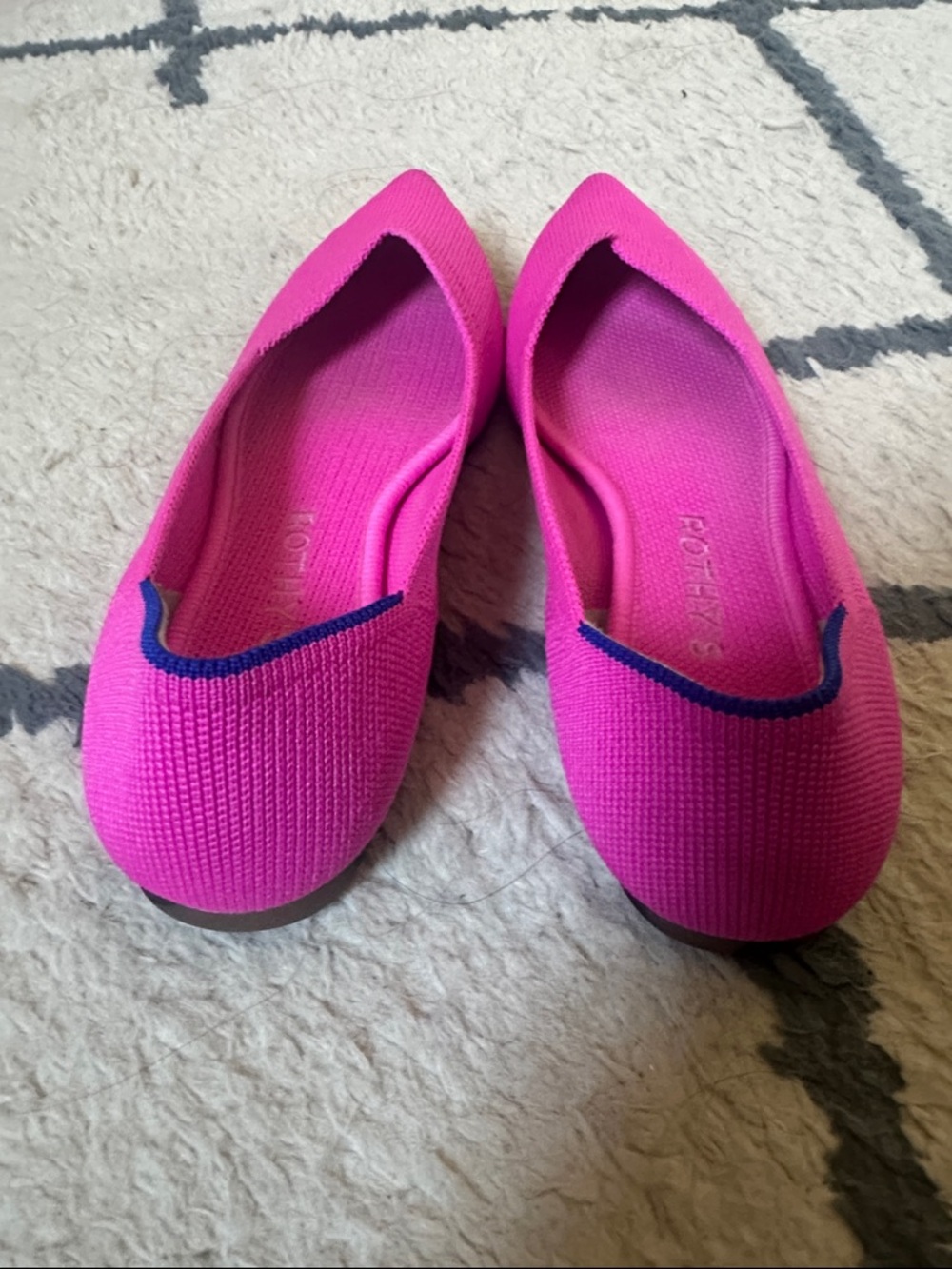 Rothy's Women’s The Point in Dragonfruit. Well loved. Size 6 - Picture 4 of 4
